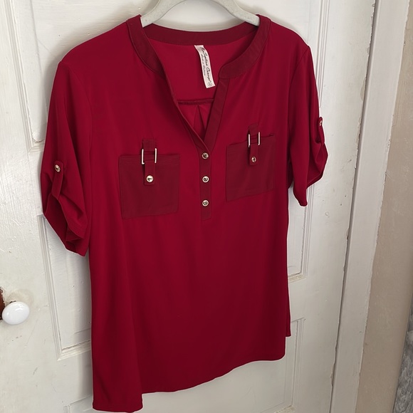 Red top with pockets - Picture 2 of 6